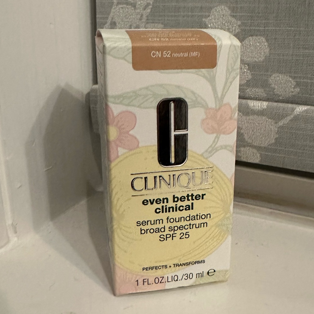 NIB Clinique Even Better Clinical Foundation CN 52 Neutral (MF)